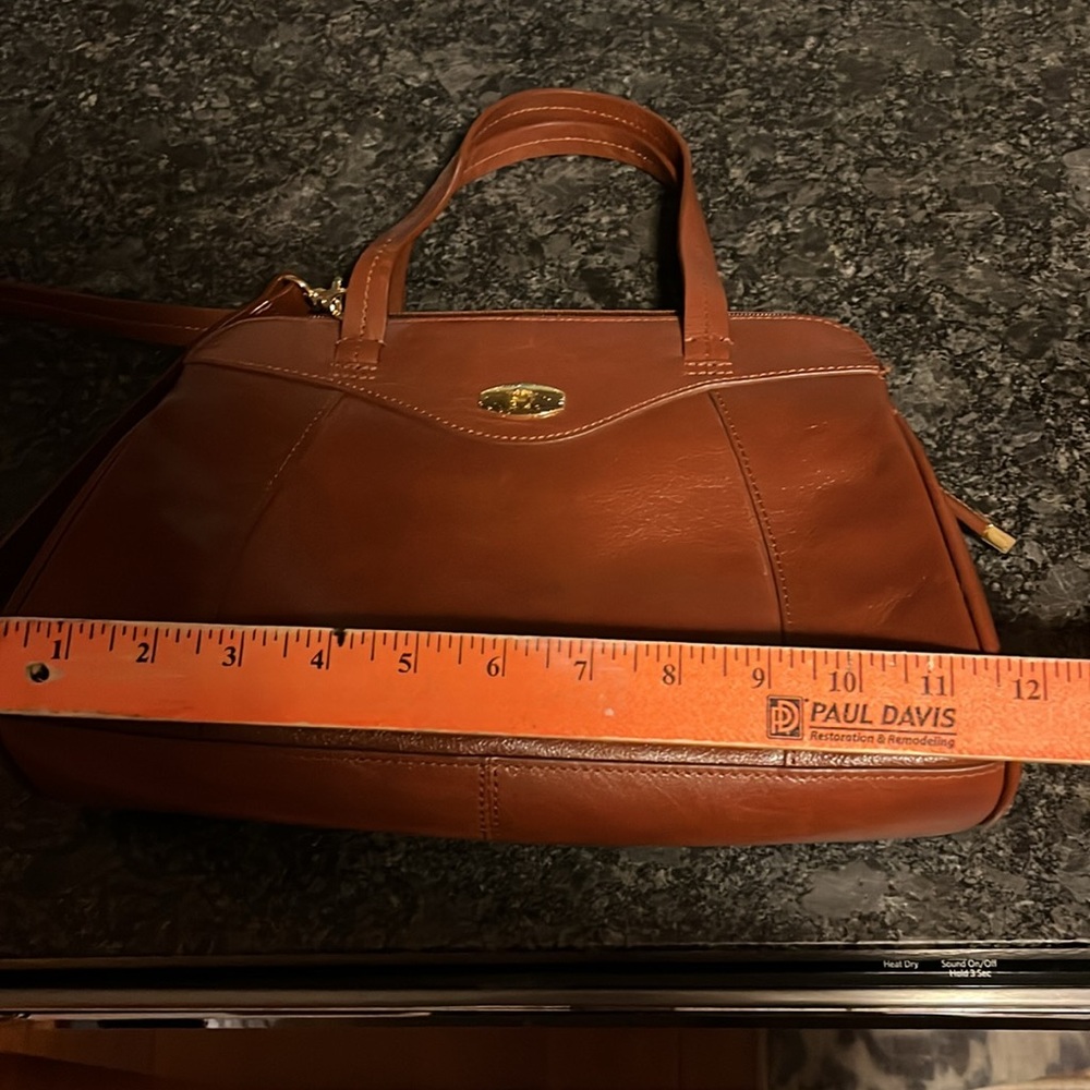 Elegant Brown Leather Handbag - Picture 4 of 6